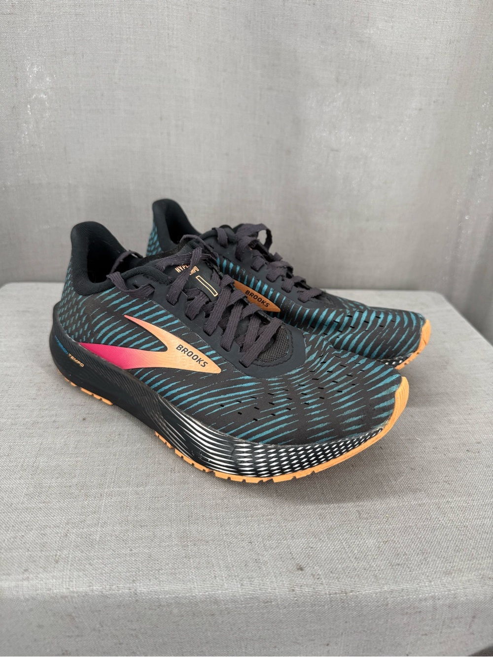 Brooks Hyperion Tempo women’s 7.5B Blue Black Running Shoes